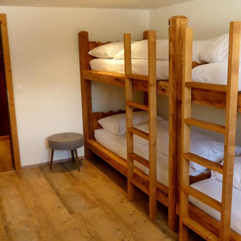 Berglodge Ristis - Vierbettzimmer mit Gemeinschaftsbad - Nr. 2 - 1