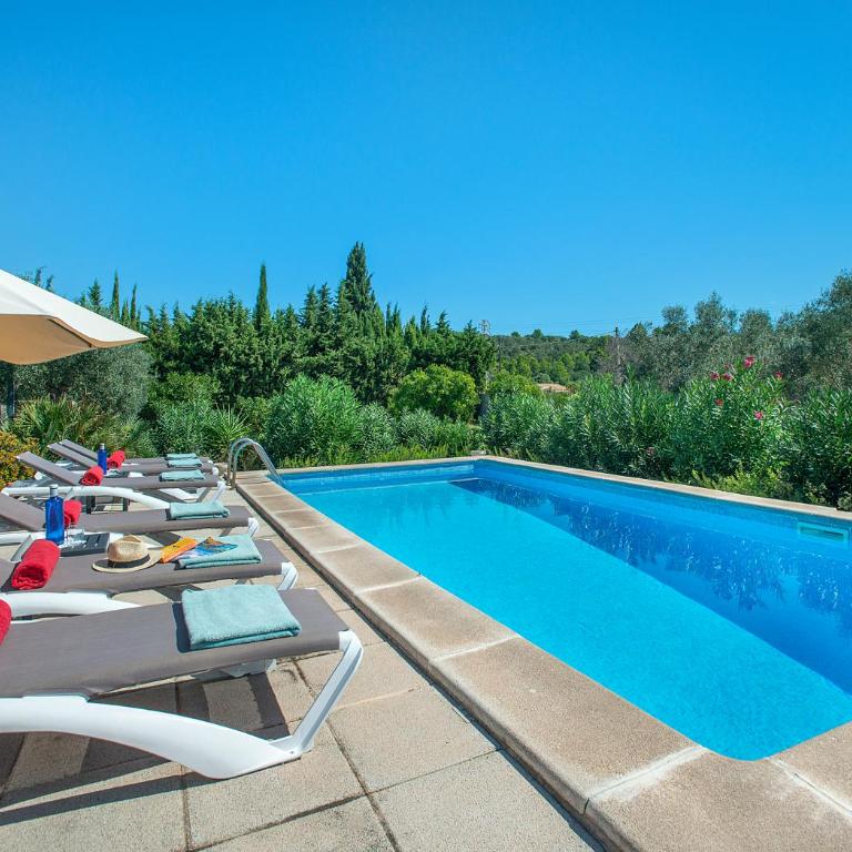 Owl Booking Villa Finquita - Rustic Stay - Three-Bedroom Villa - 2