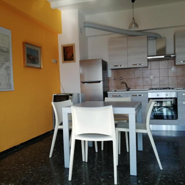 Finale Ligure two-room apartment 300m from the beach - Appartamento con 1 Camera da Letto - 2