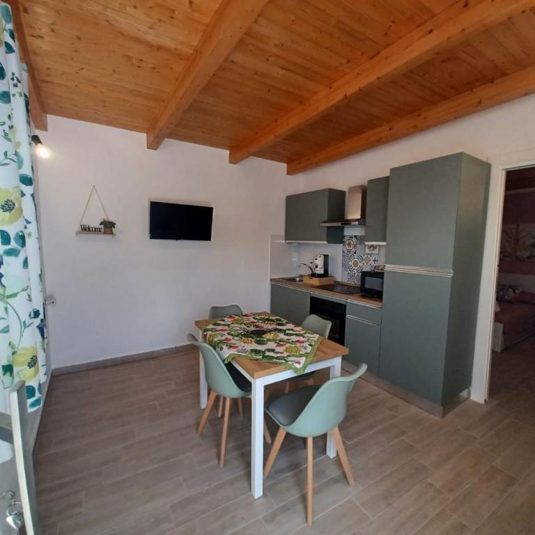 Locazione Turistica Sole Mare - Camera Quadrupla con Balcone - 11