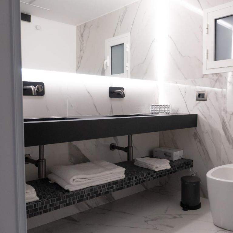 Palazzo Algaria Suites with Jacuzzi, Sauna & Turkish Bath - Camera King Deluxe - 6