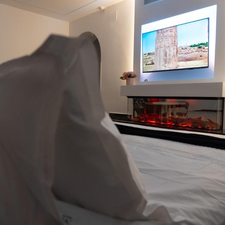 Palazzo Algaria Suites with Jacuzzi, Sauna & Turkish Bath - Camera Quadrupla Luxury - 14