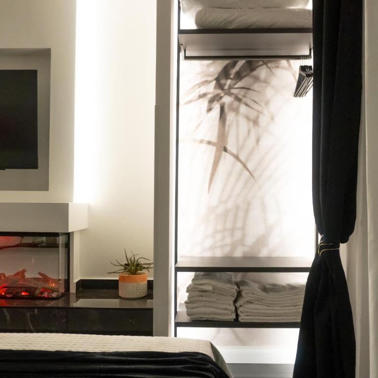 Palazzo Algaria Suites with Jacuzzi, Sauna & Turkish Bath - Camera Quadrupla Luxury - 3