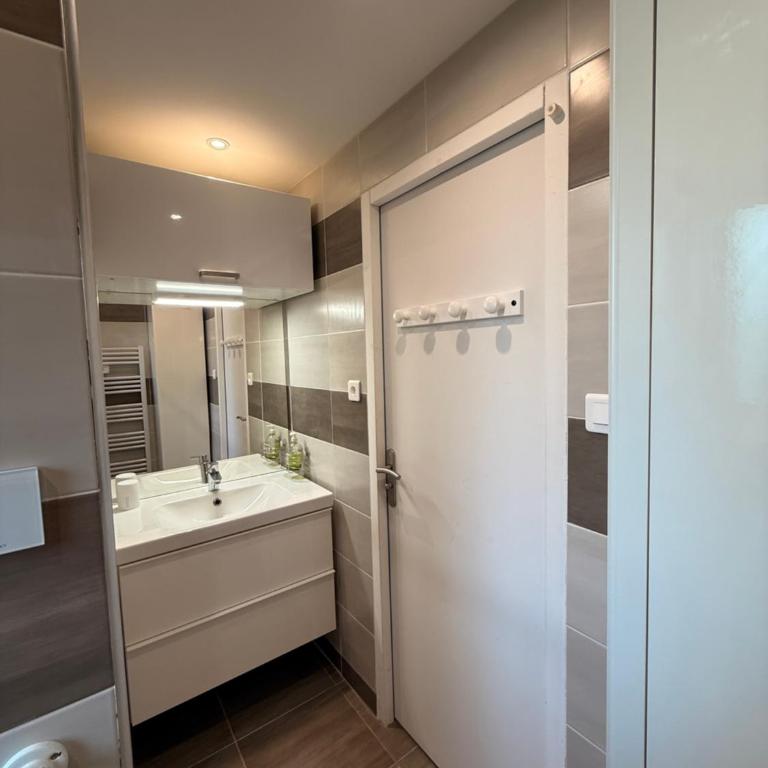 Maison à 50m de la plage et du sentier côtier GR34 au Cabellou - Maison 2 Chambres - 15