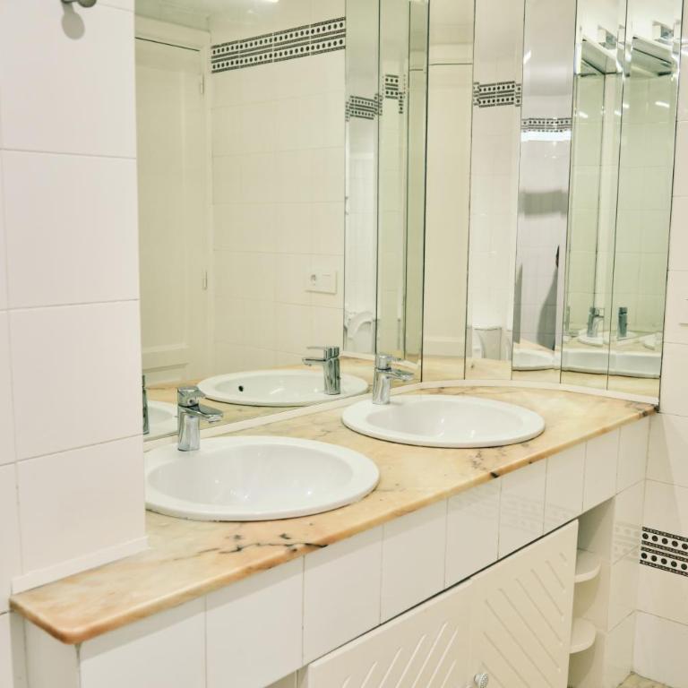 Buenavista Las Canteras - Three-Bedroom Apartment - 24