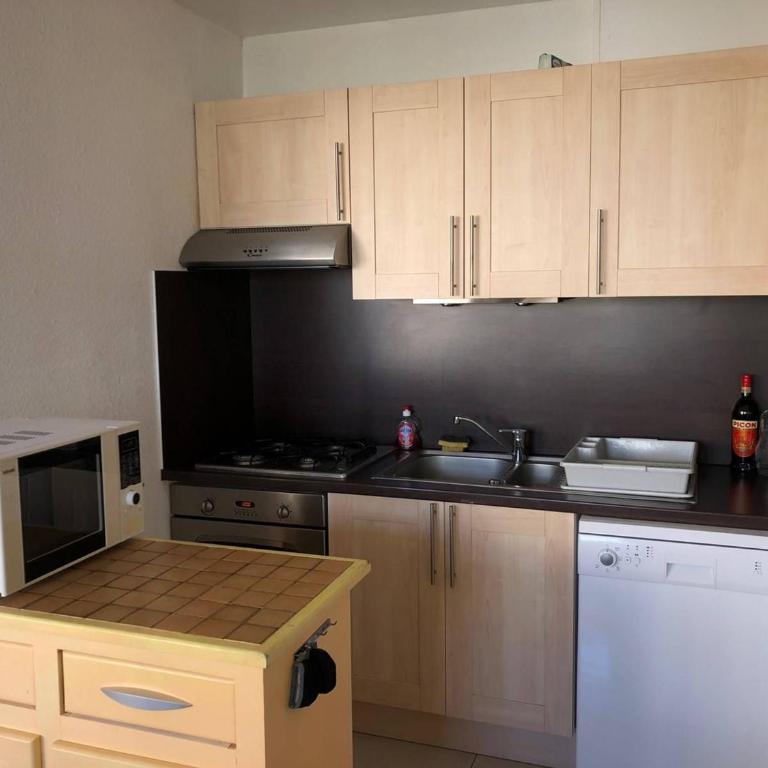 Grand T3 à 100m des commerces, plage et piscine, 6 couchages, parking facile - FR-1-81-507 - Apartment (6 Erwachsene) - 16