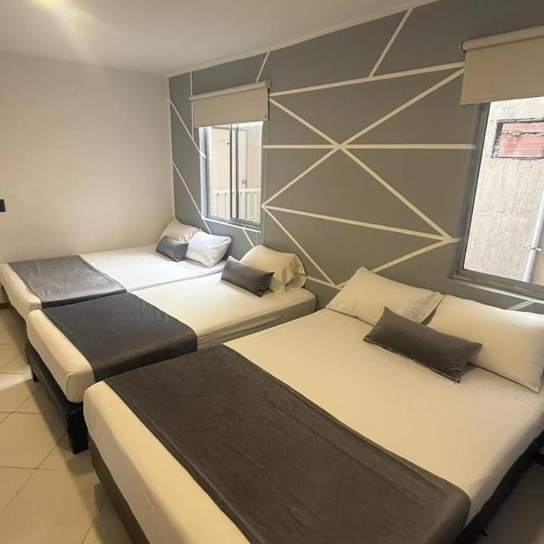 Hospedaje, Medellín,Turismocolombia-fit,Laureles,Estadio,La 70 - Habitación Familiar con baño privado - 5