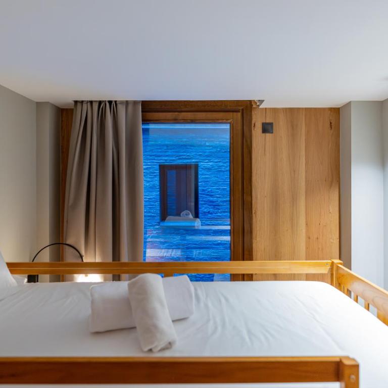 Luxury Mountain Stay in Andorra l A PIE DE DE LAS PISTAS DE ESQUÍ l Incluye Gimnasio Piscina y Sauna en el mismo edificio l by BonesVacances - Three-Bedroom Apartment - 59