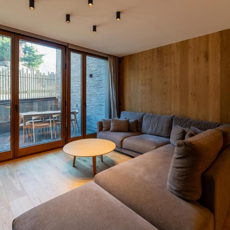 Luxury Mountain Stay in Andorra l A PIE DE DE LAS PISTAS DE ESQUÍ l Incluye Gimnasio Piscina y Sauna en el mismo edificio l by BonesVacances - Three-Bedroom Apartment - 62