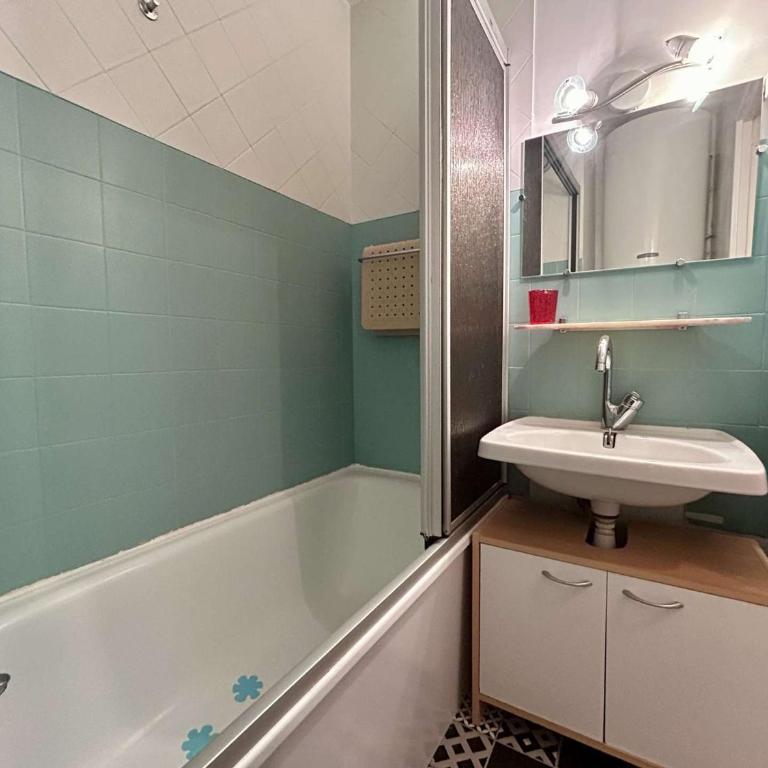 Studio Cabine 4 pers avec Parking, Navette, WiFi et Proximité Pistes - Dévoluy - FR-1-525-192 - Appartamento - 5