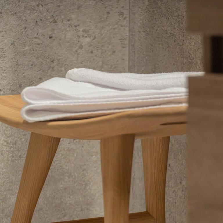 Luxury Mountain Stay in Andorra l A PIE DE DE LAS PISTAS DE ESQUÍ l Incluye Gimnasio Piscina y Sauna en el mismo edificio l by BonesVacances - Three-Bedroom Apartment - 83