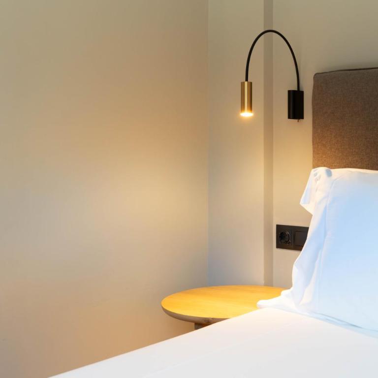 Luxury Mountain Stay in Andorra l A PIE DE DE LAS PISTAS DE ESQUÍ l Incluye Gimnasio Piscina y Sauna en el mismo edificio l by BonesVacances - Three-Bedroom Apartment - 93