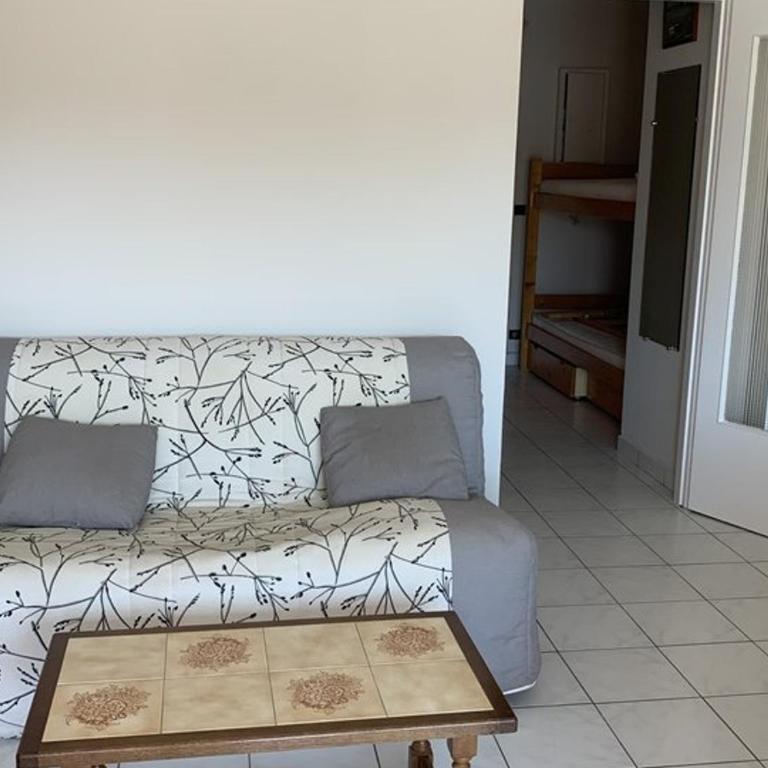 Studio Cabine à Hyères : piscine, proche port, plages et aéroport, parking inclus - FR-1-335-171 - Studio - 8