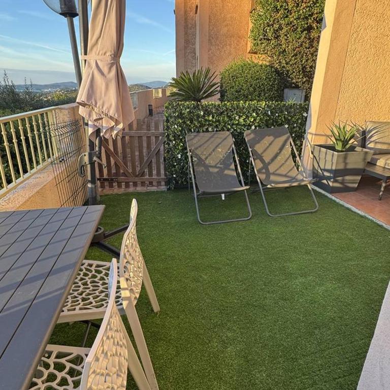 T2 super équipé avec terrasse, piscine et climatisation - FR-1-768-46 - Appartement - 14