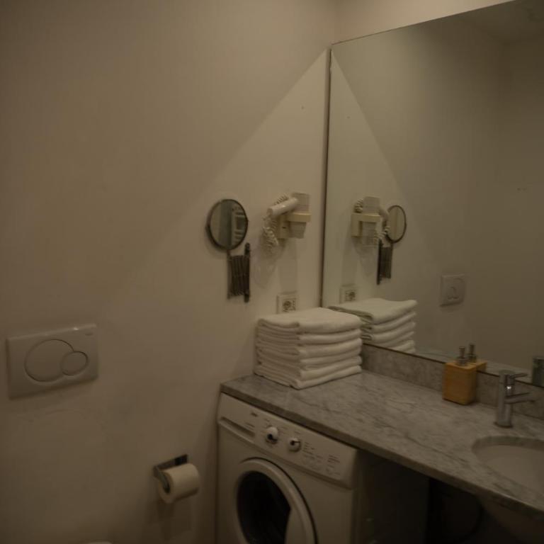 Residence Fink Central Apartments - Family Room - 4