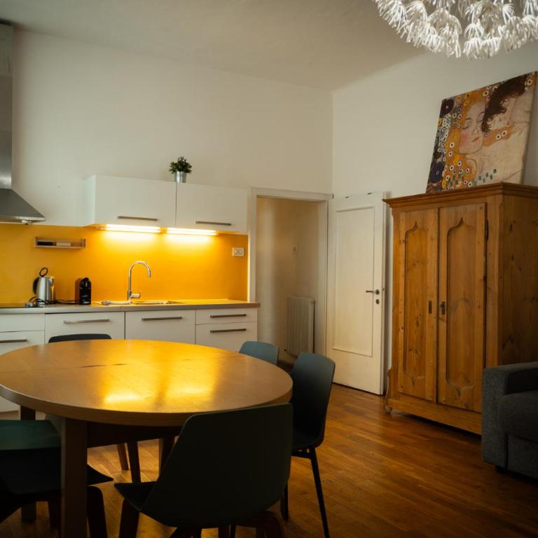 Residence Fink Central Apartments - Family Room - 7