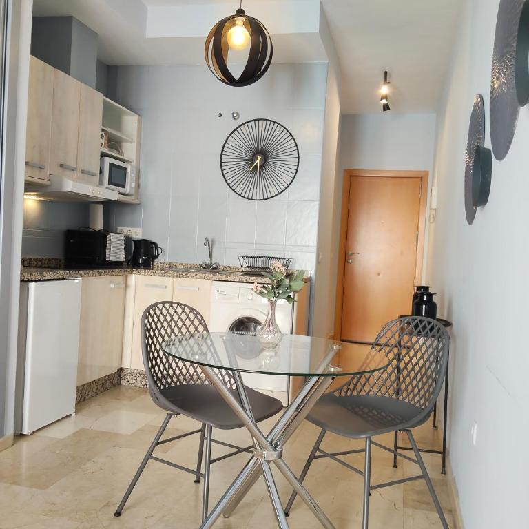 COZY St - One-Bedroom Apartment - 2