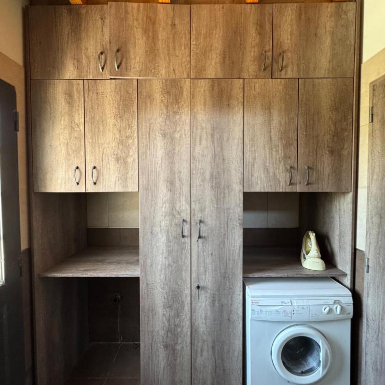 Wine Studio with BBQ & pool - One-Bedroom House - 6