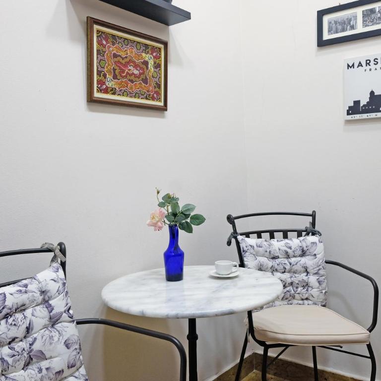 Ambasador&Luxury Downtown apartment - Two-Bedroom Apartment with Balcony and Terrace - 11