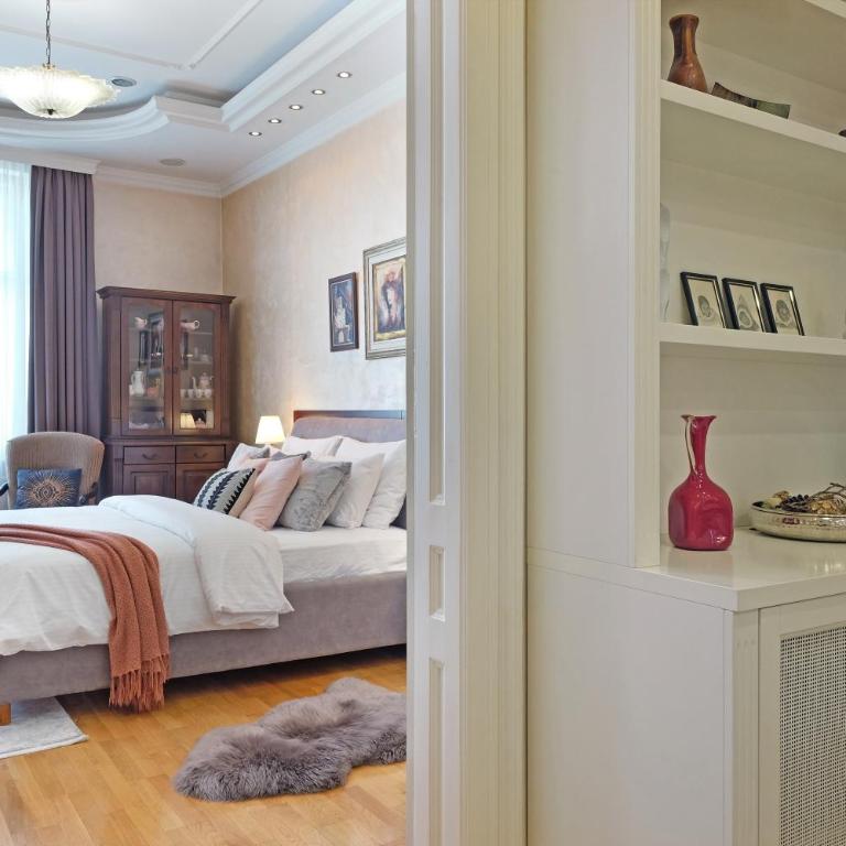 Ambasador&Luxury Downtown apartment - Two-Bedroom Apartment with Balcony and Terrace - 18