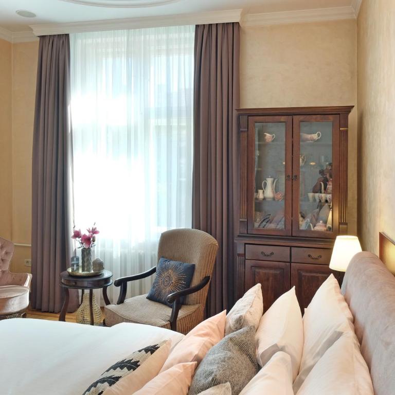 Ambasador&Luxury Downtown apartment - Two-Bedroom Apartment with Balcony and Terrace - 17