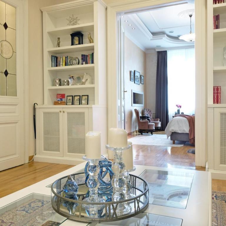 Ambasador&Luxury Downtown apartment - Two-Bedroom Apartment with Balcony and Terrace - 3