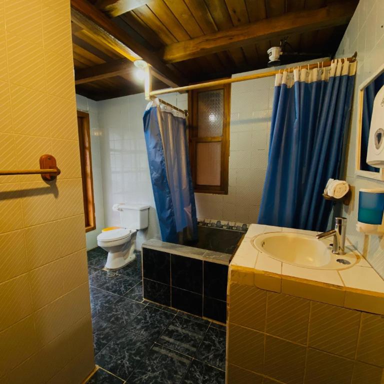 Hostal Vista Verde - Habitación Familiar - 4