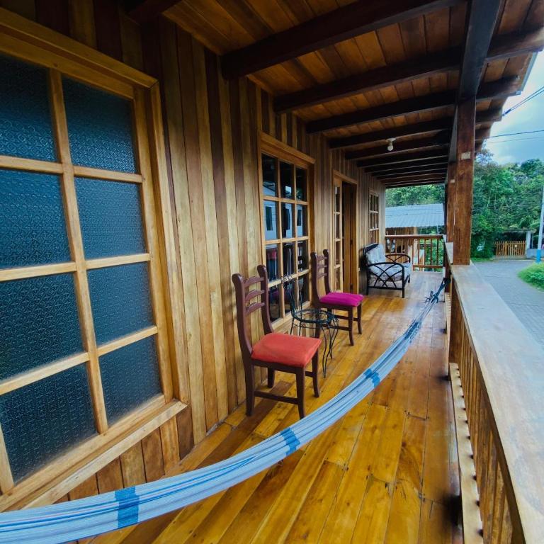 Hostal Vista Verde - Habitación Familiar - 1