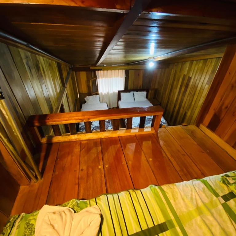 Hostal Vista Verde - Habitación Familiar - 13