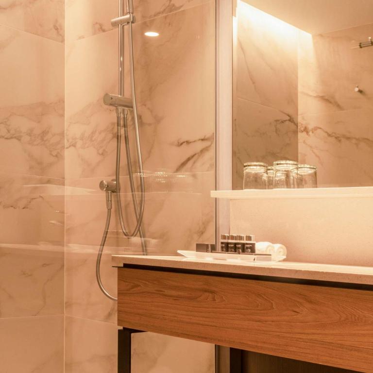 Pullman Lima Miraflores - Habitación Deluxe con cama extragrande - 5