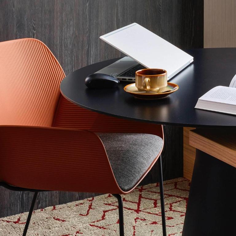 Pullman Lima Miraflores - Junior Suite con cama extragrande y acceso al salón executive - 5