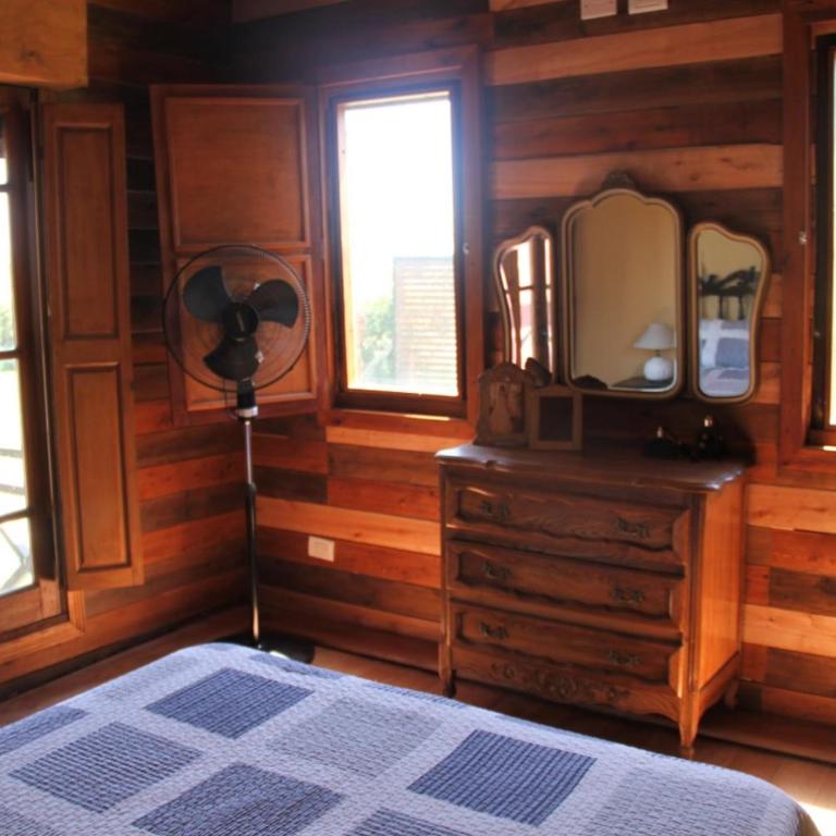 Espectacular Cabaña Para 10 Personas En Necochea! - Three-Bedroom House - 2