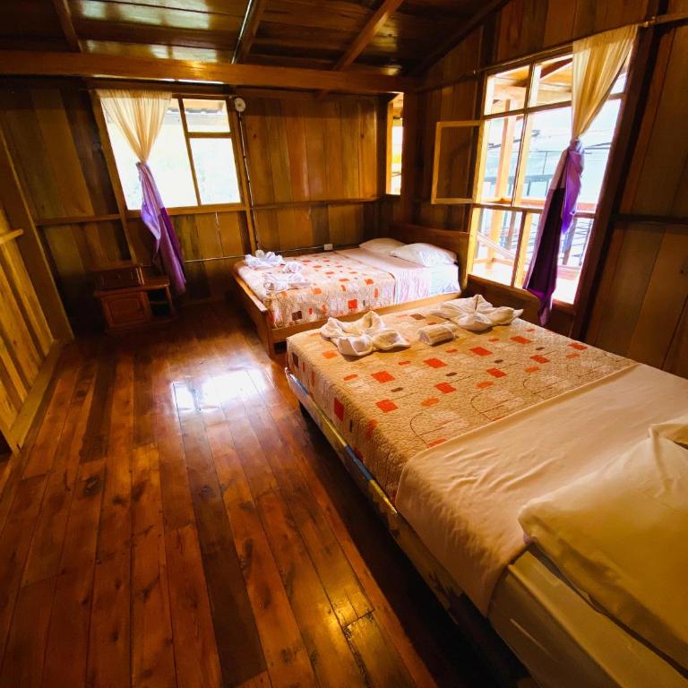 Hostal Vista Verde - Habitación Familiar - 8