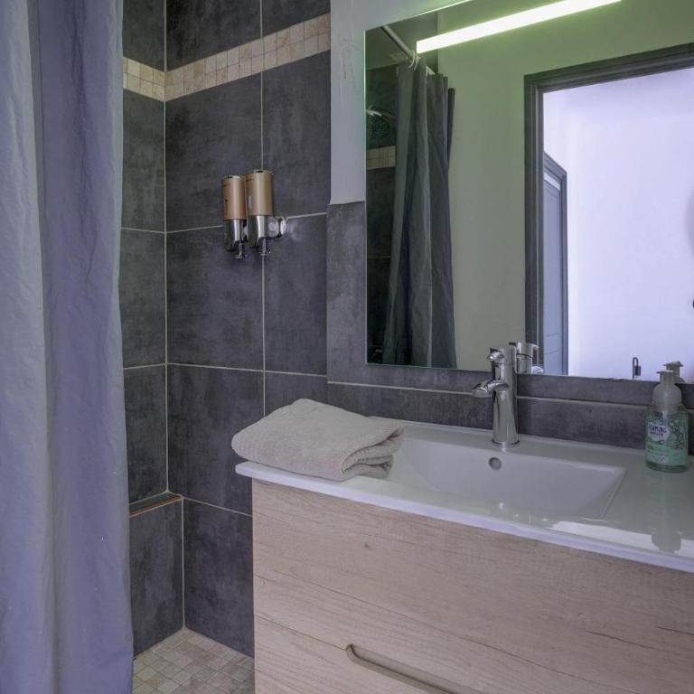 Appt lumineux dans bel immeuble HP les Oliviers 3 - Apartamento de 1 dormitorio - 6