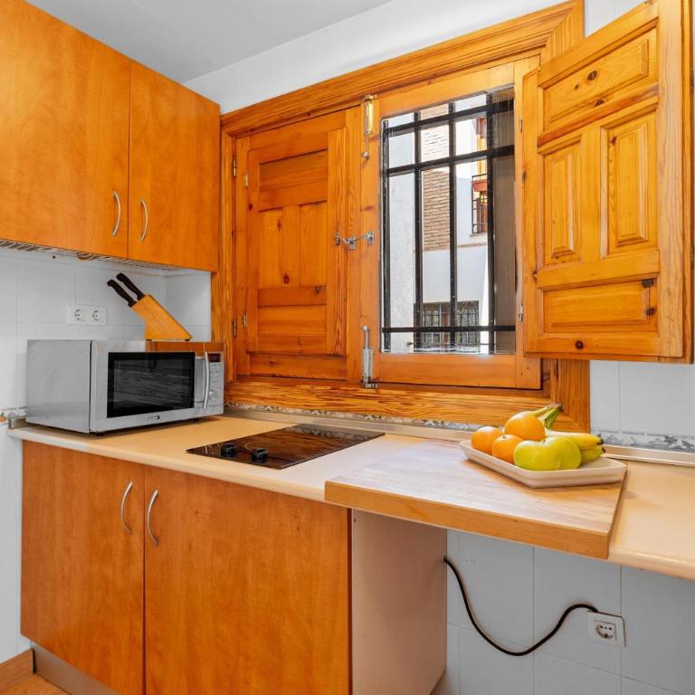 Cozy apartment in the old town - center - One-Bedroom Apartment - 5