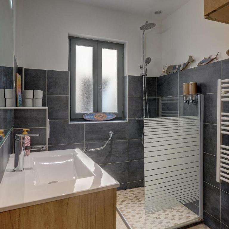 Charmant appartement dans bel immeuble HP Les Oliviers-5 - One-Bedroom Apartment - 9
