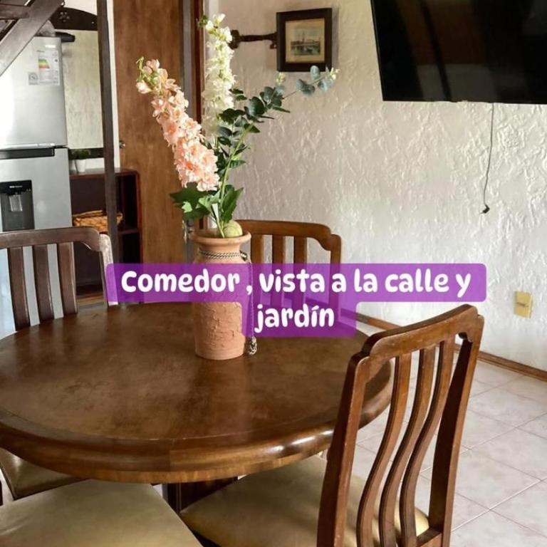 Mar 11 -ALOHA - Family Room - 23