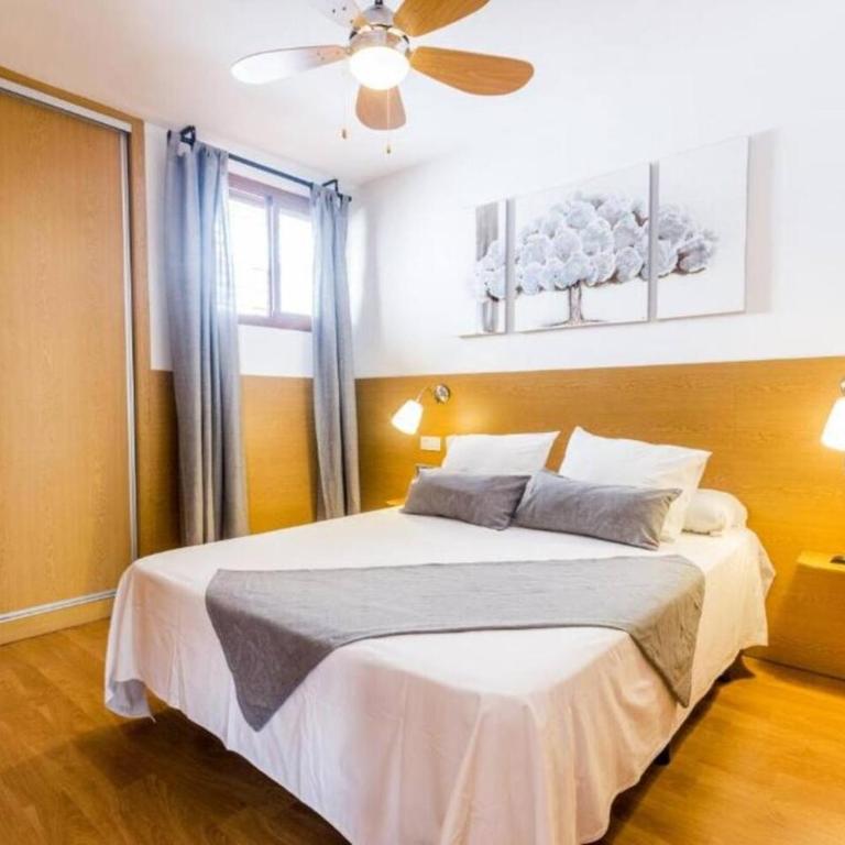 Vacation Friendly Apartment - Three-Bedroom Apartment - 14