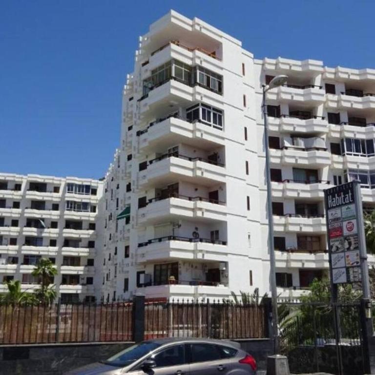 Vacation Friendly Apartment - Three-Bedroom Apartment - 17