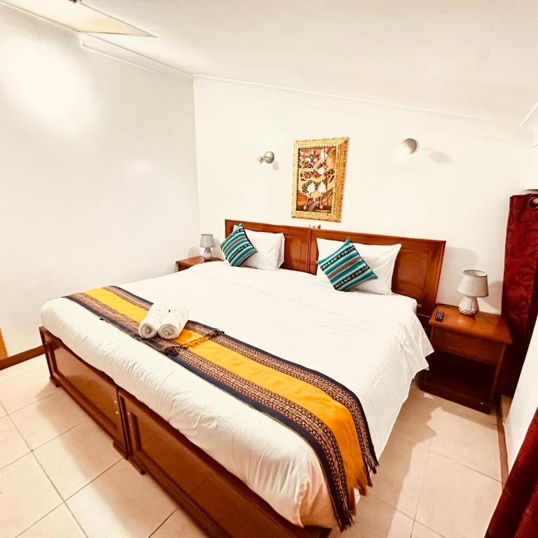 Libertrek Centro Inn - Deluxe King Room - 1