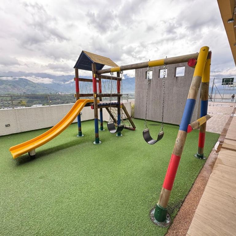 Fundadores Apartment with balcony, pool, gym - Three-Bedroom Apartment - 4