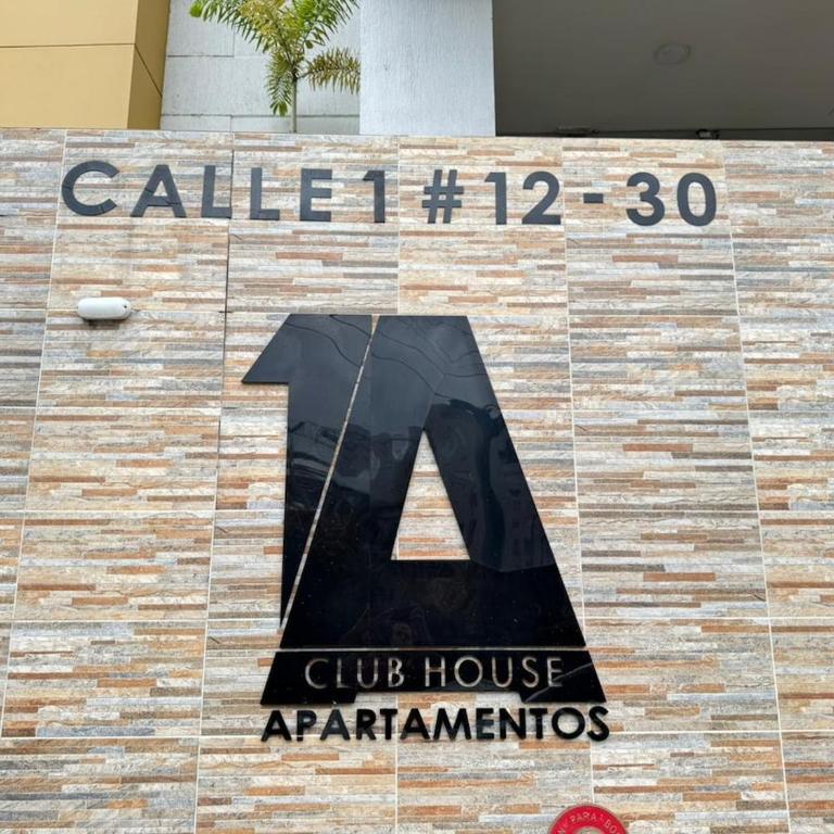 Fundadores Apartment with balcony, pool, gym - Three-Bedroom Apartment - 17