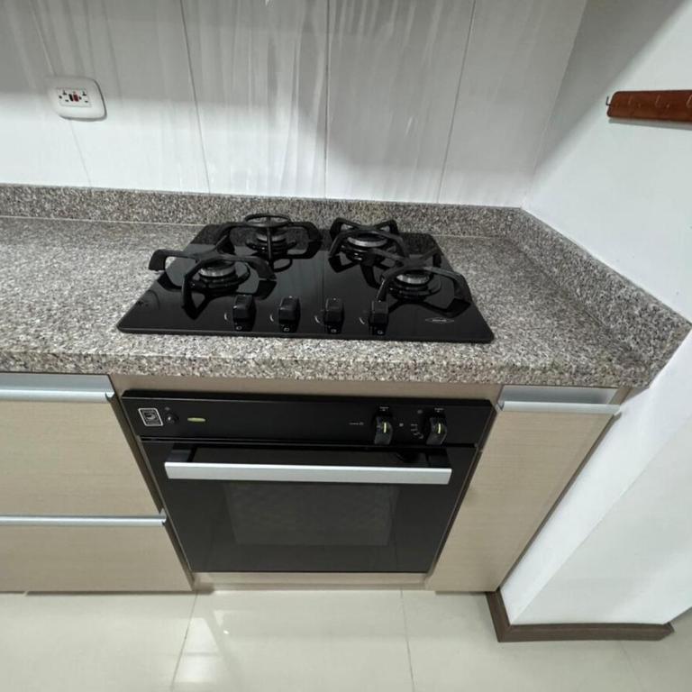 Fundadores Apartment with balcony, pool, gym - Three-Bedroom Apartment - 20
