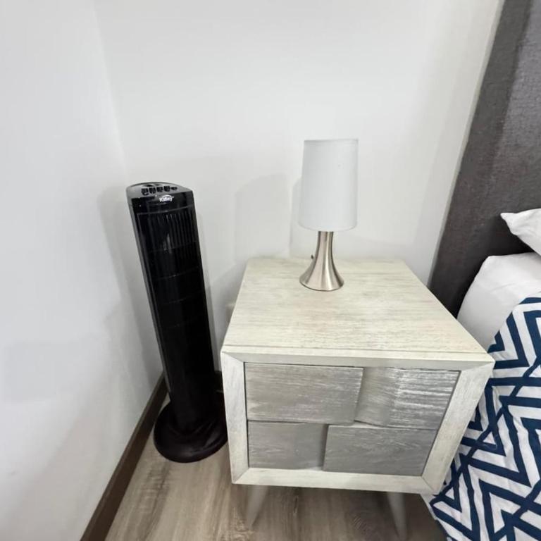 Fundadores Apartment with balcony, pool, gym - Three-Bedroom Apartment - 30