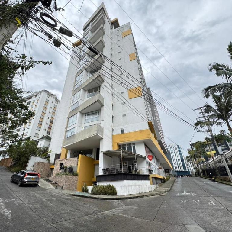 Fundadores Apartment with balcony, pool, gym - Three-Bedroom Apartment - 45