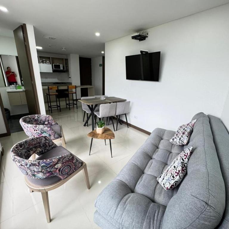 Fundadores Apartment with balcony, pool, gym - Three-Bedroom Apartment - 51