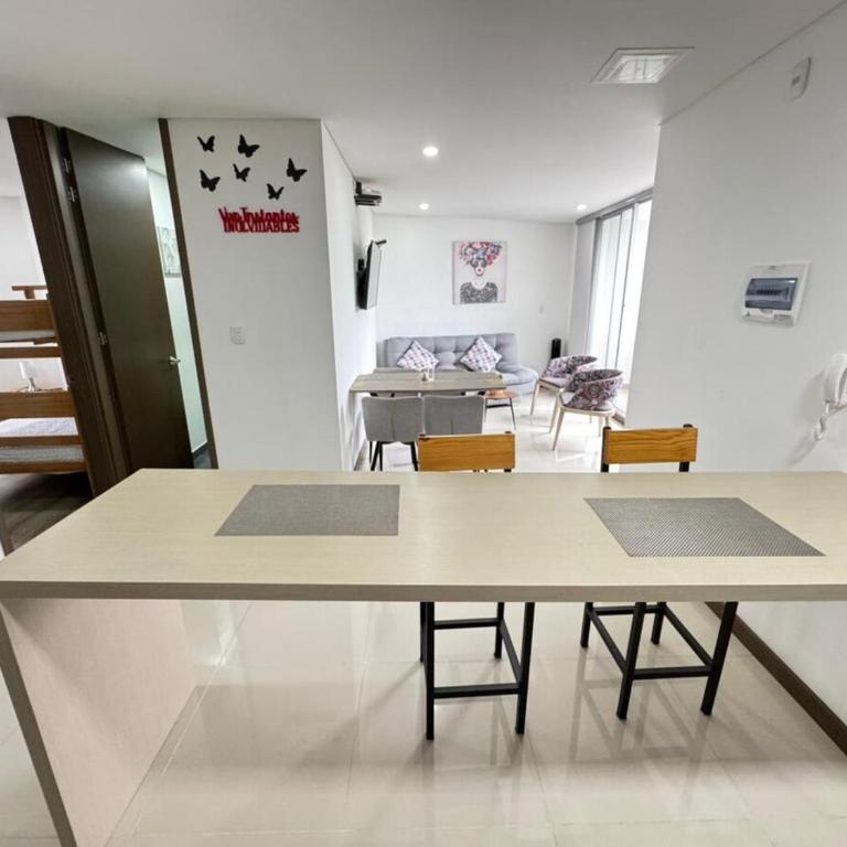 Fundadores Apartment with balcony, pool, gym - Three-Bedroom Apartment - 53