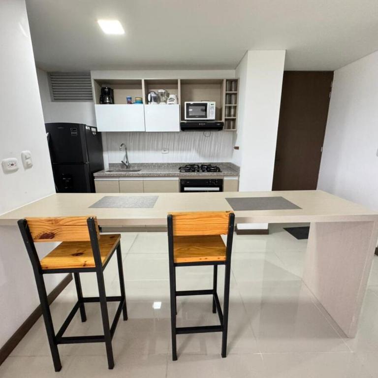 Fundadores Apartment with balcony, pool, gym - Three-Bedroom Apartment - 54
