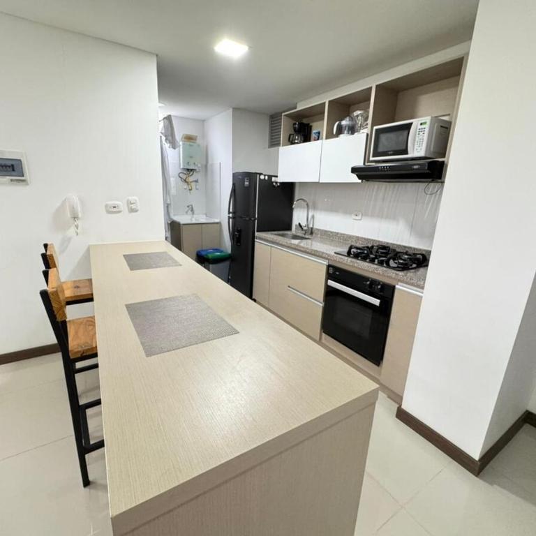 Fundadores Apartment with balcony, pool, gym - Three-Bedroom Apartment - 77