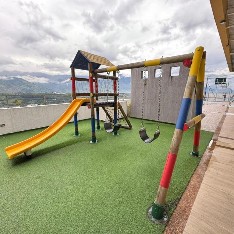 Fundadores Apartment with balcony, pool, gym - Three-Bedroom Apartment - 85